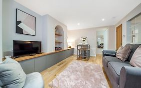 Modern Living By Lawsons With Parking