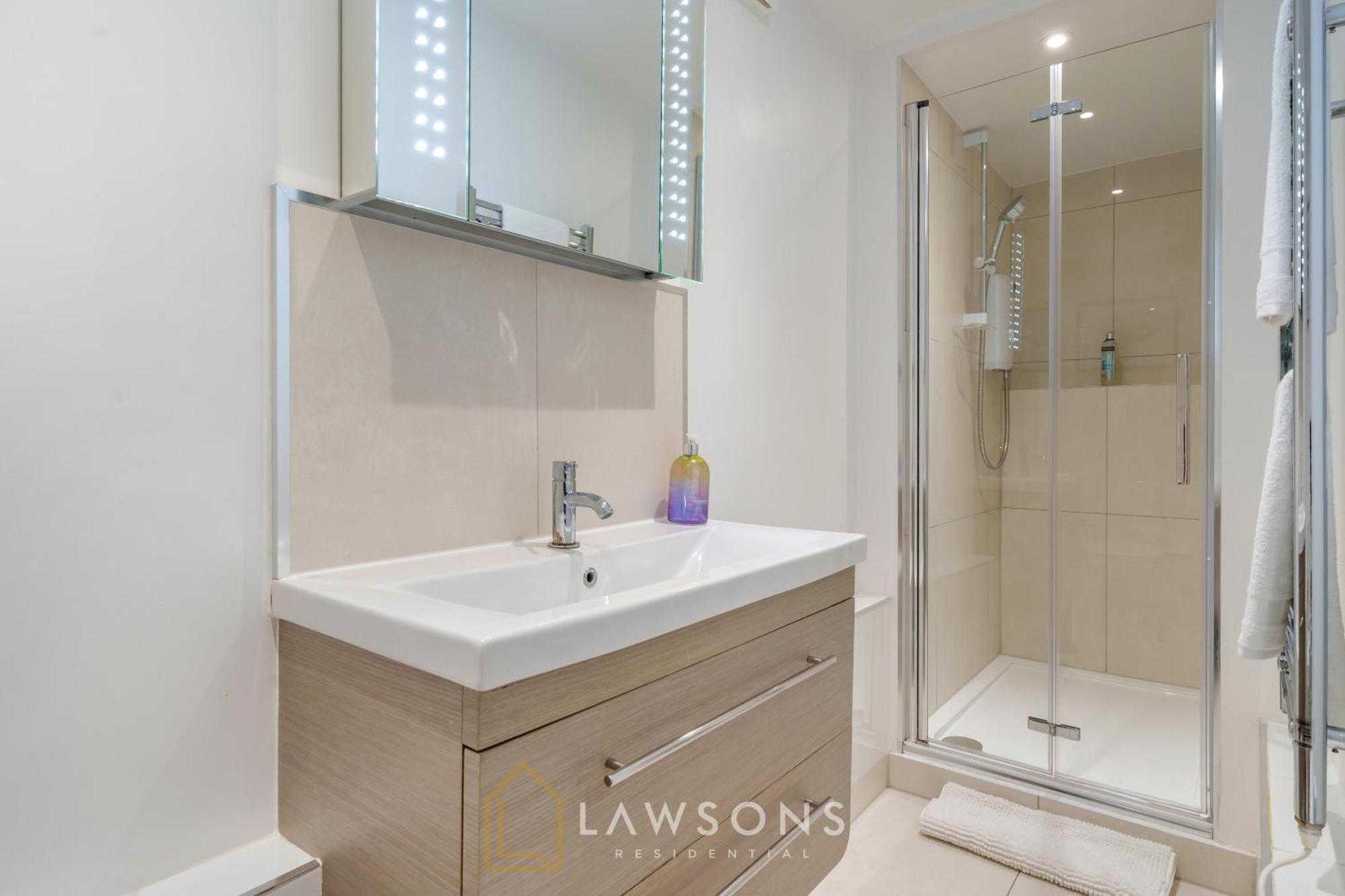 Modern Living By Lawsons With Free Parking Windsor Extérieur photo